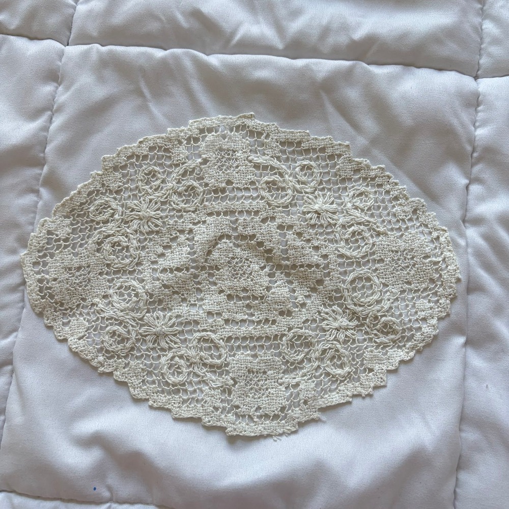 Vintage 70s Handmade Crochet Oval Doily Cream Lace Floral Cottagecore 11.5